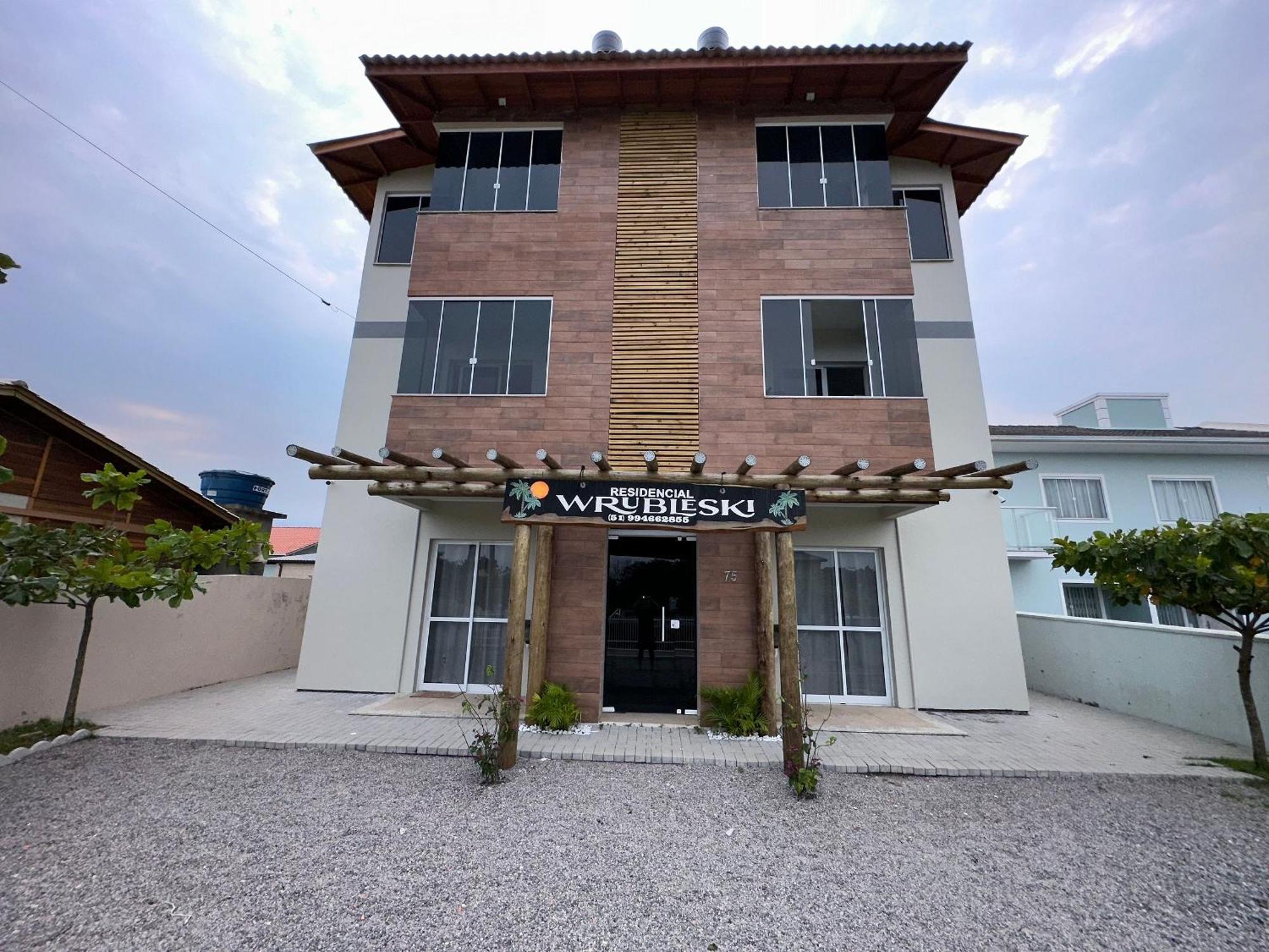 Residencial Wrubleski Sc Pinheira Exteriér fotografie