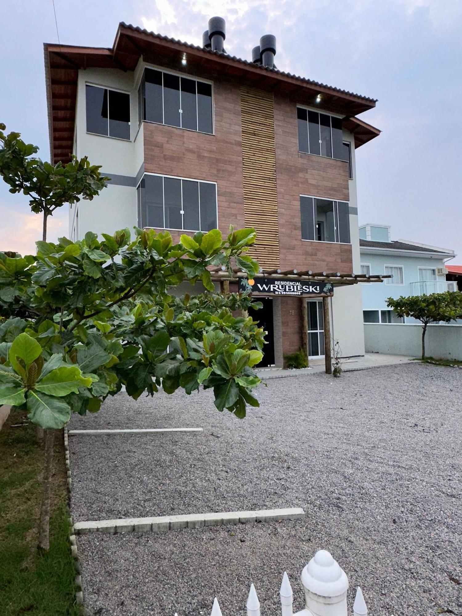 Residencial Wrubleski Sc Pinheira Exteriér fotografie