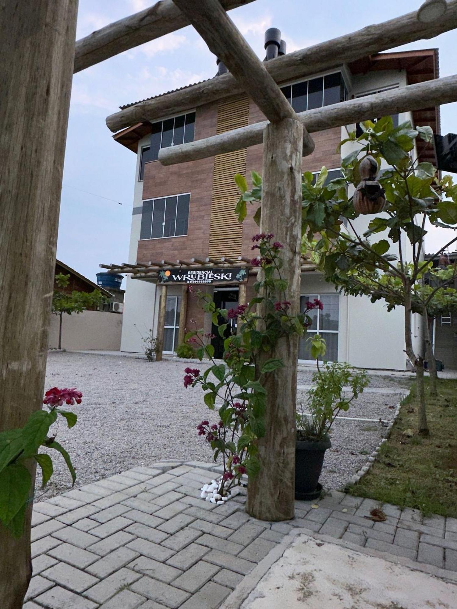 Residencial Wrubleski Sc Pinheira Exteriér fotografie