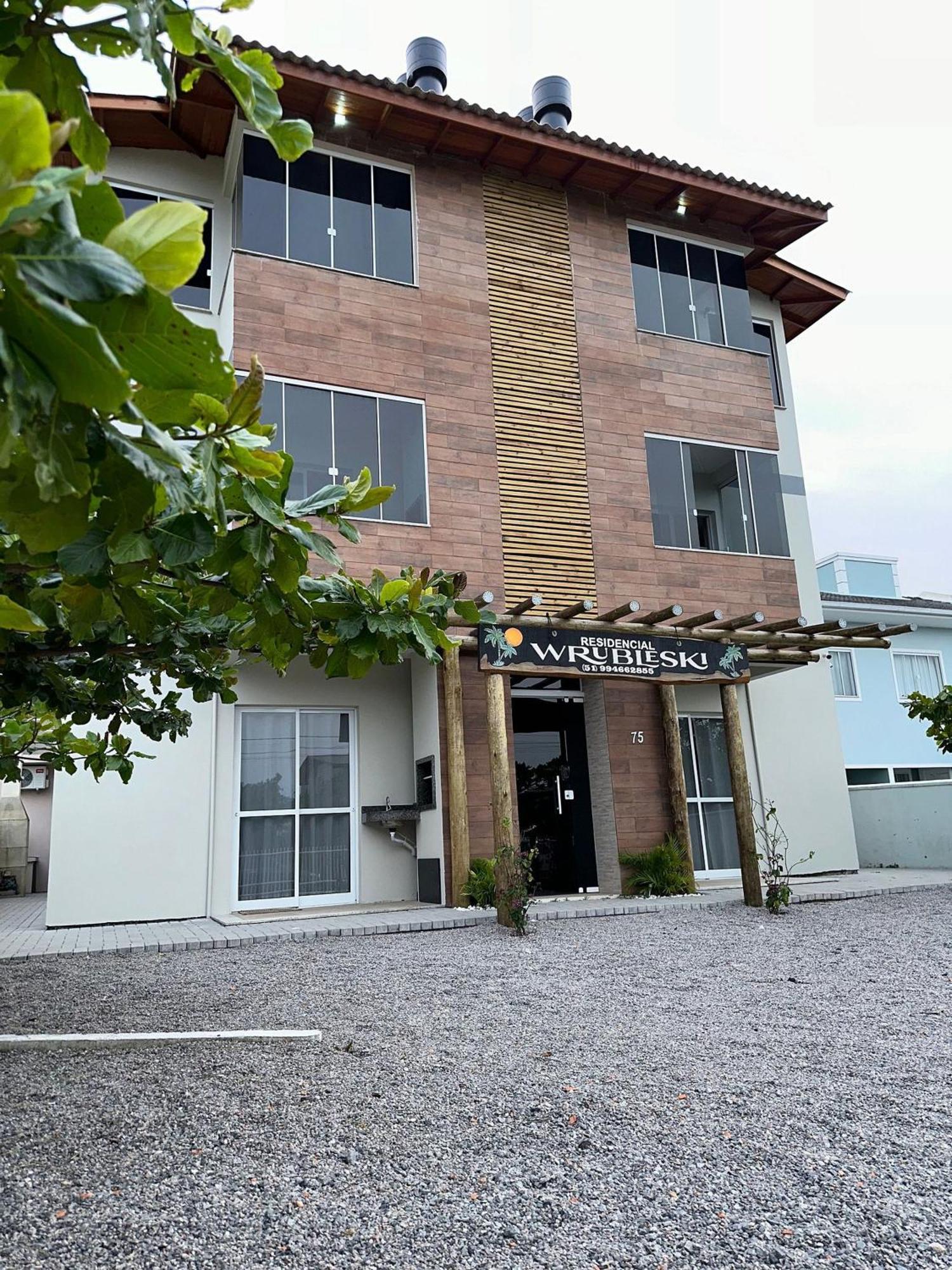 Residencial Wrubleski Sc Pinheira Exteriér fotografie