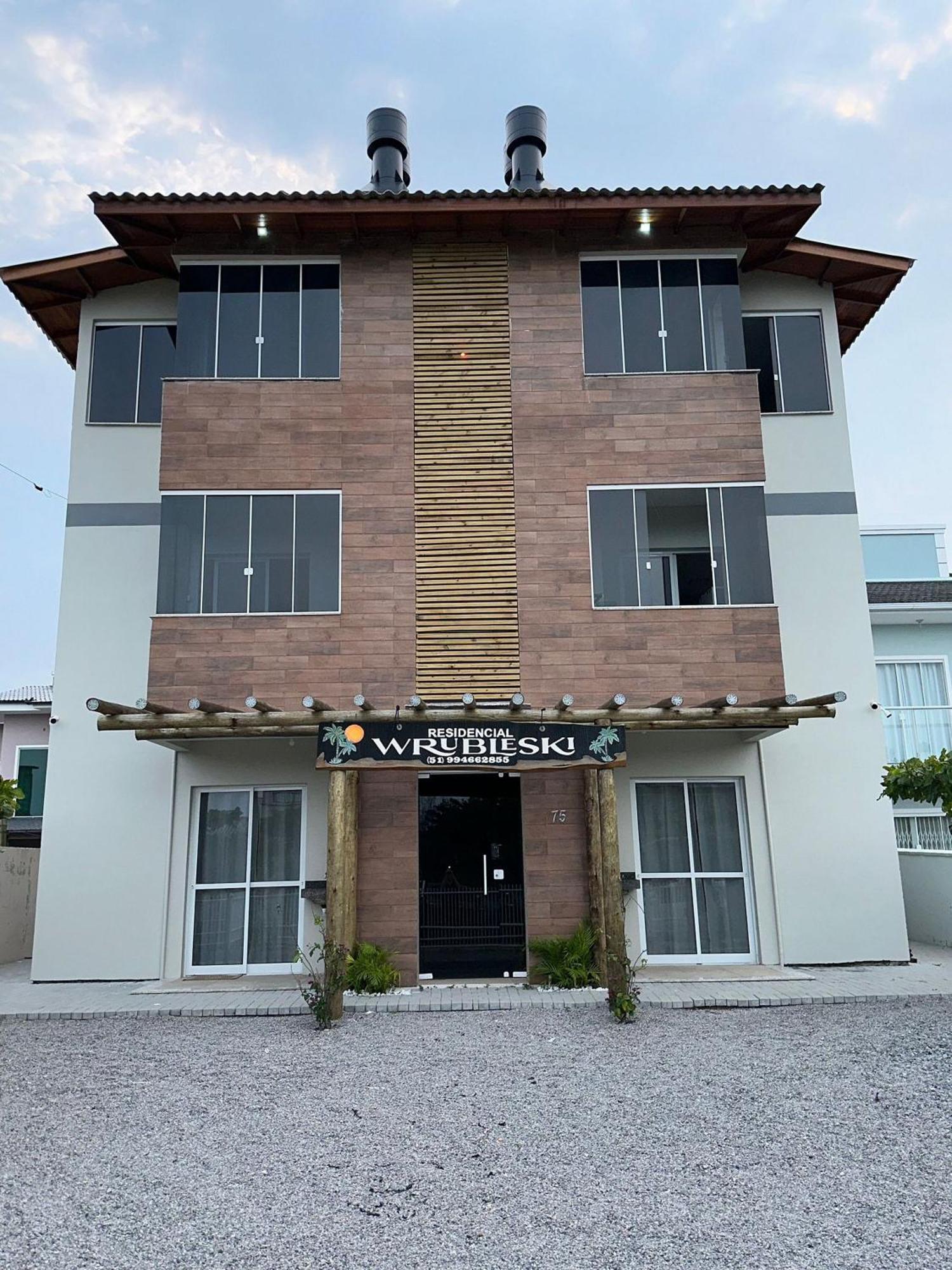 Residencial Wrubleski Sc Pinheira Exteriér fotografie