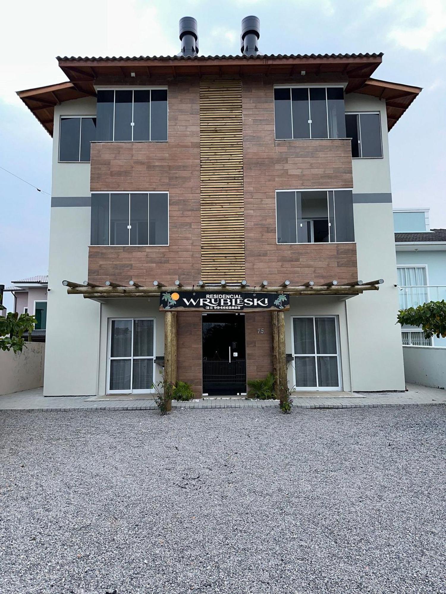 Residencial Wrubleski Sc Pinheira Exteriér fotografie